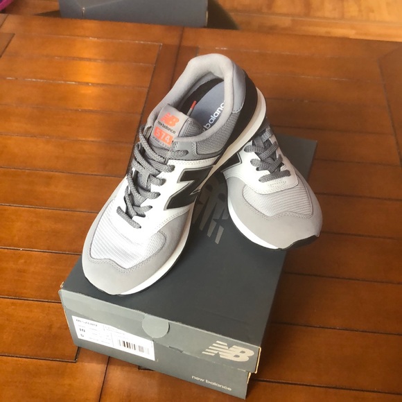New in Box, New Balance, Size 10, ML574JHV - Picture 6 of 8